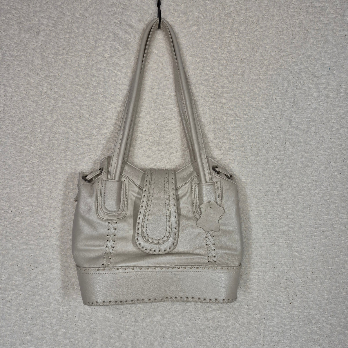 Pearl White Calfskin Leather Handbag with Whipstitch Detail — Handmade in León, Guanajuato