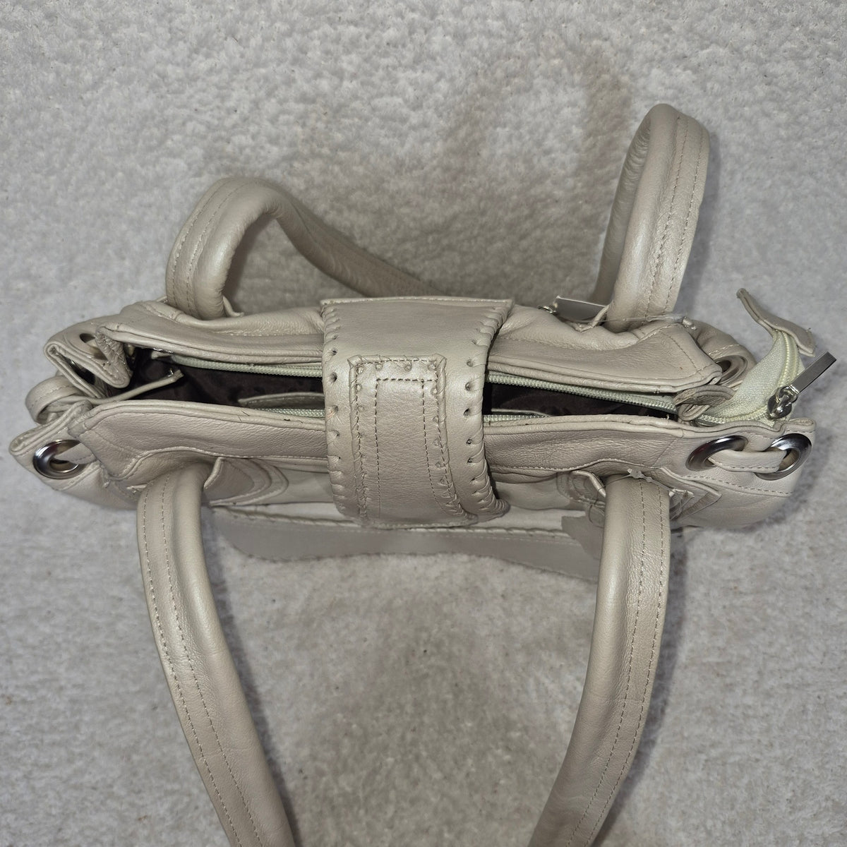 Handcrafted Mexican Pearl White Calfskin Leather Handbag with Whipstitch Detail