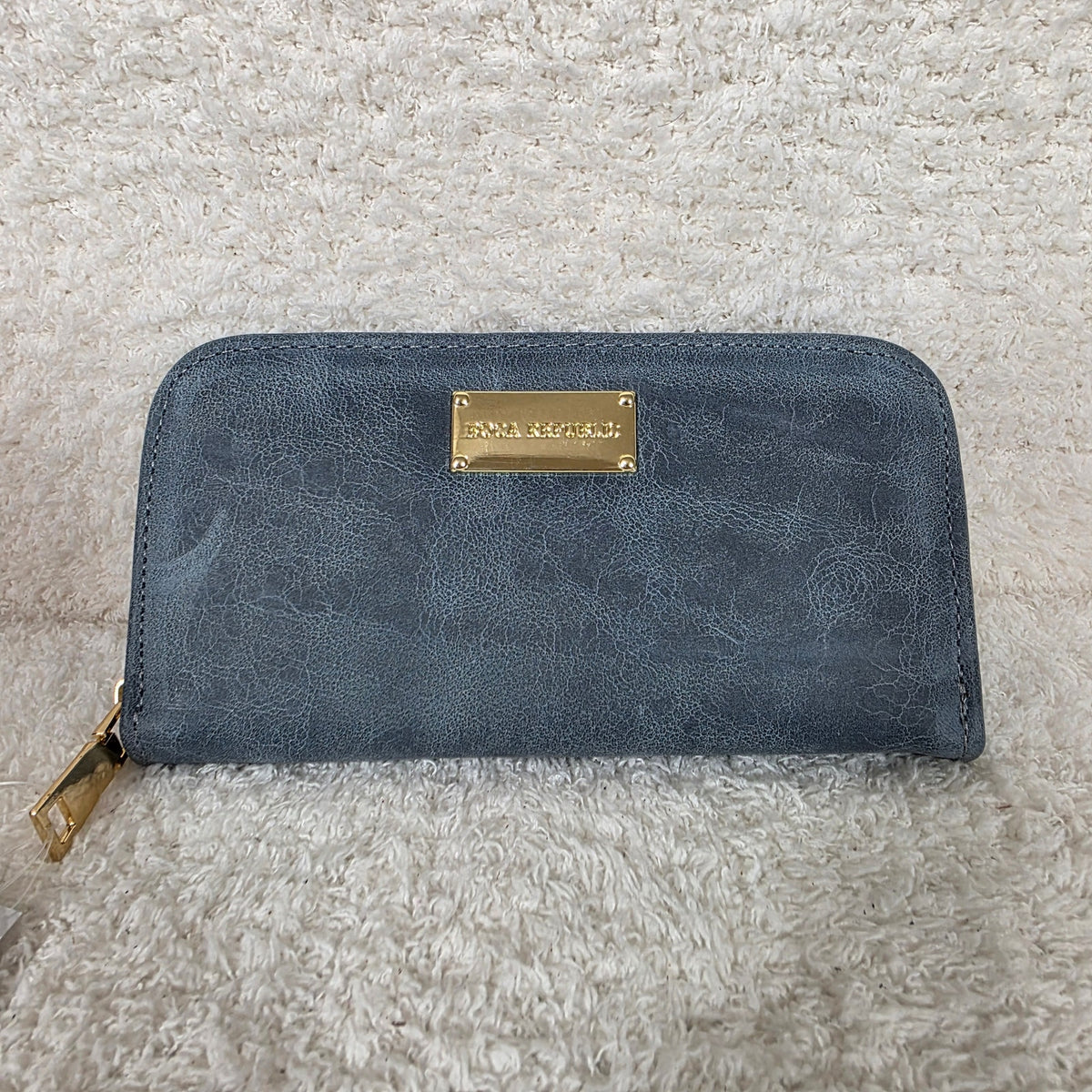 Distressed Off-White Leather Bifold Double Zip Wallet with Multiple Card Slots — León, Mexico