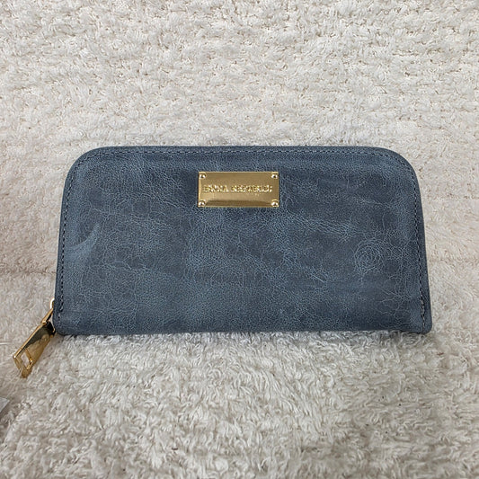 Distressed Off-White Leather Bifold Double Zip Wallet with Multiple Card Slots — León, Mexico